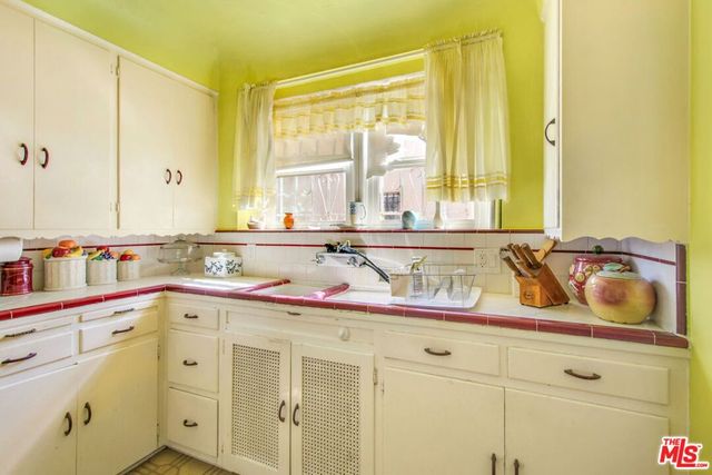 8106 S Normandie Avenue, Los Angeles, CA 90044