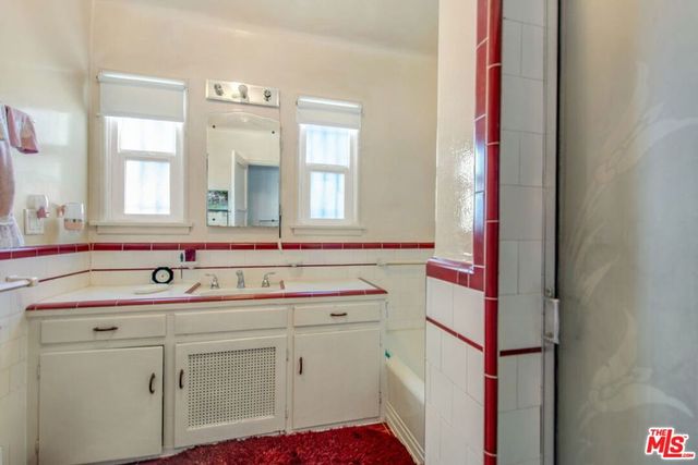 8106 S Normandie Avenue, Los Angeles, CA 90044