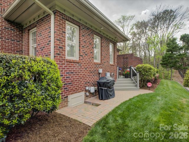 5060 Carmel Road, Charlotte, NC 28226