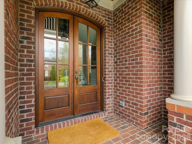 5060 Carmel Road, Charlotte, NC 28226