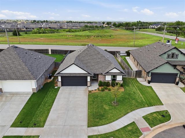 9005 NW 121st Terrace, Yukon, OK 73099