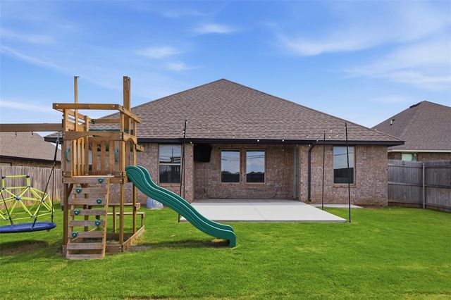 9005 NW 121st Terrace, Yukon, OK 73099