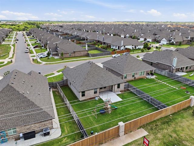 9005 NW 121st Terrace, Yukon, OK 73099