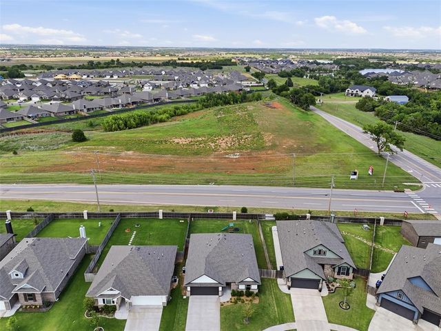 9005 NW 121st Terrace, Yukon, OK 73099