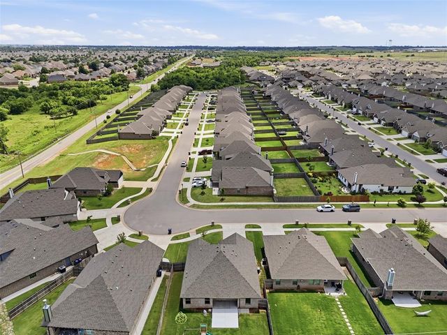9005 NW 121st Terrace, Yukon, OK 73099