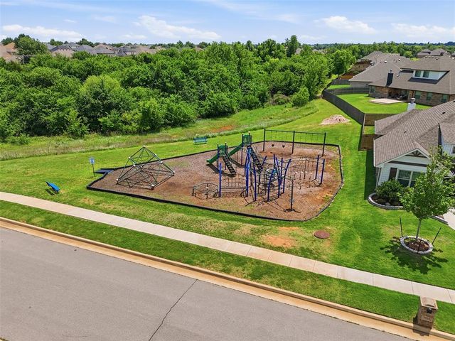 9005 NW 121st Terrace, Yukon, OK 73099
