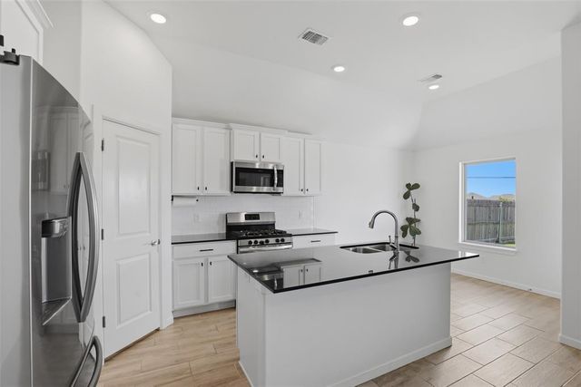 9005 NW 121st Terrace, Yukon, OK 73099