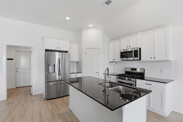 9005 NW 121st Terrace, Yukon, OK 73099