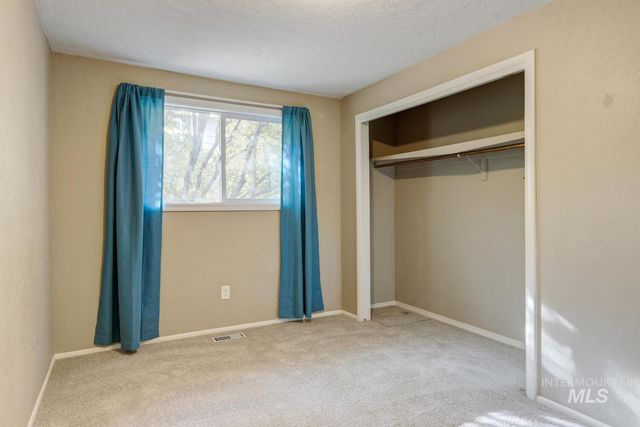 390 N. Cleveland, Kuna, ID 83634