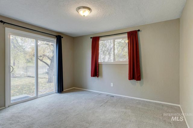 390 N. Cleveland, Kuna, ID 83634