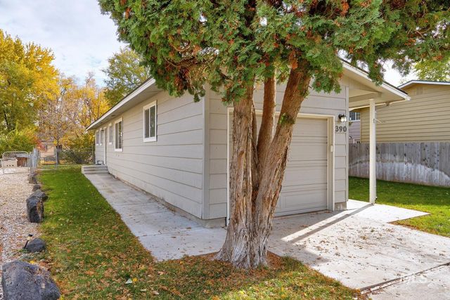 390 N. Cleveland, Kuna, ID 83634