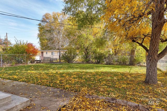 390 N. Cleveland, Kuna, ID 83634