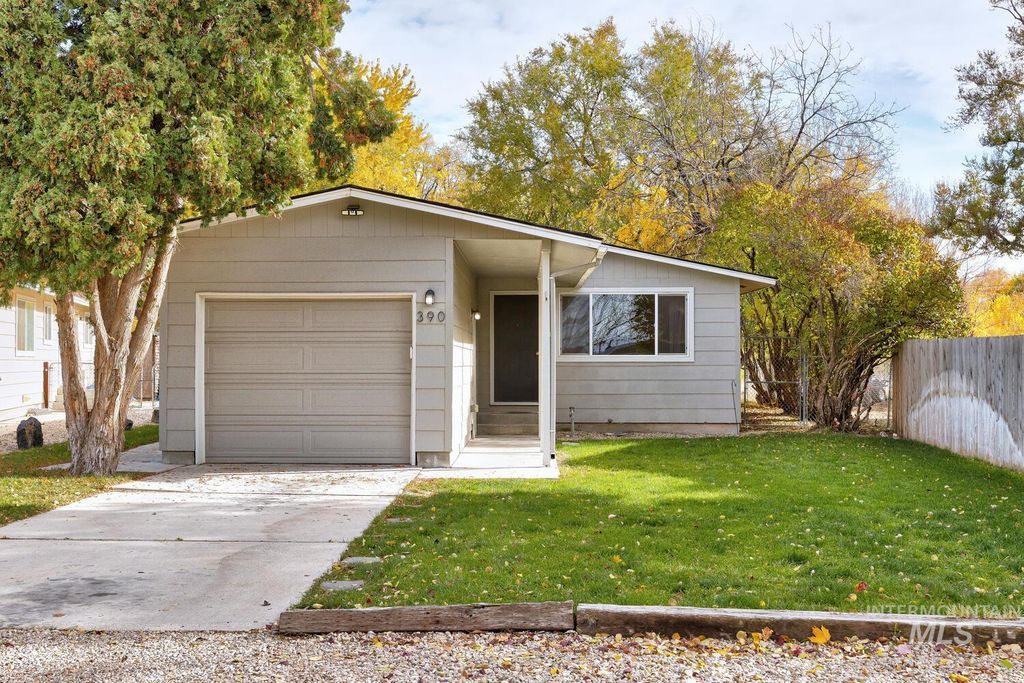 390 N. Cleveland, Kuna, ID 83634