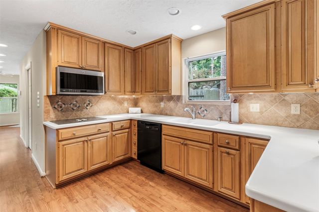 3238 Redwood Lodge Dr Drive, Houston, TX 77339