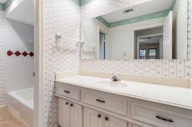 3238 Redwood Lodge Dr Drive, Houston, TX 77339