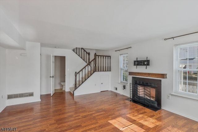 81 Almond Dr, Franklin Twp., NJ 08873