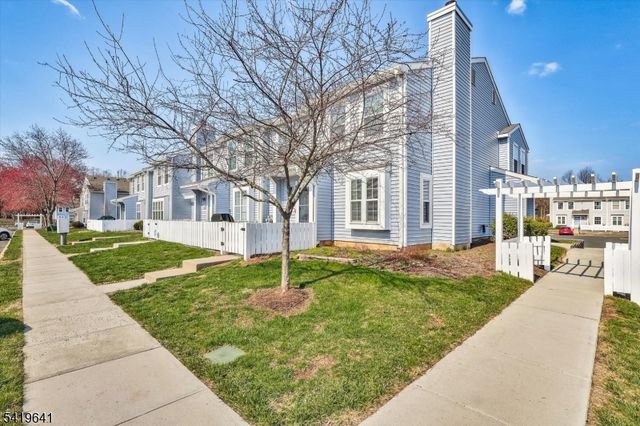 81 Almond Dr, Franklin Twp., NJ 08873