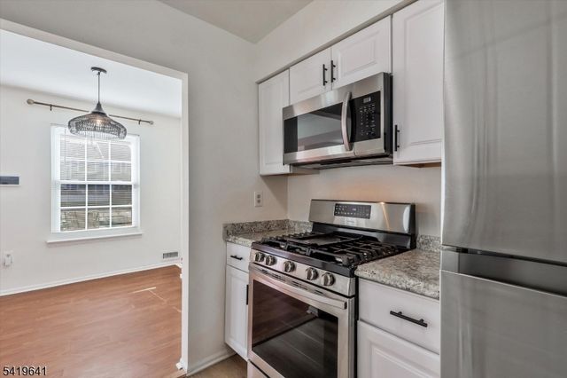 81 Almond Dr, Franklin Twp., NJ 08873