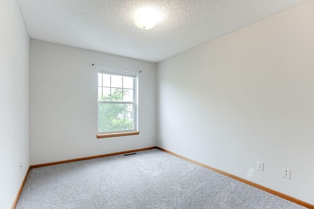5040 Holly Lane N 3, Plymouth, MN 55446