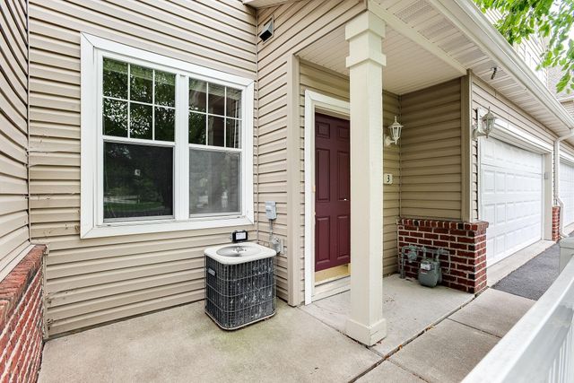 5040 Holly Lane N 3, Plymouth, MN 55446