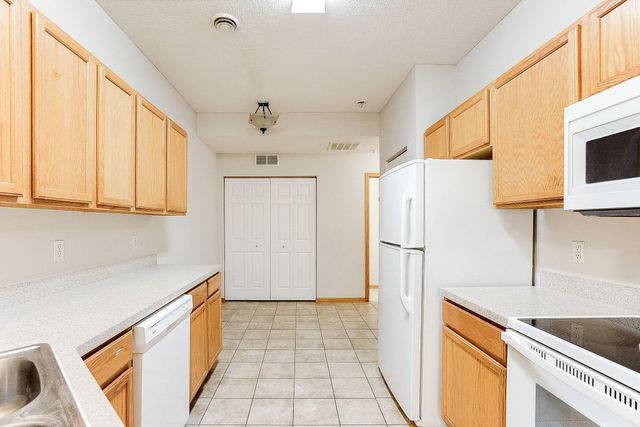 5040 Holly Lane N 3, Plymouth, MN 55446