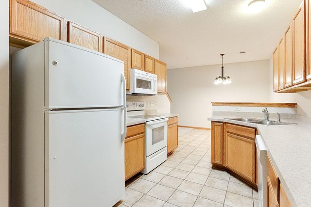 5040 Holly Lane N 3, Plymouth, MN 55446