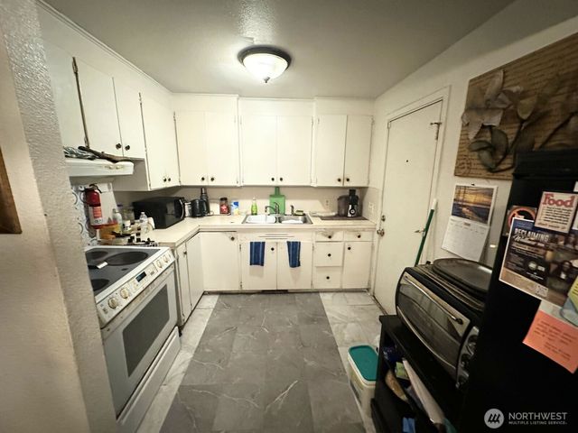 2903 E Union Street, Seattle, WA 98122