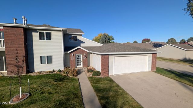 3025 Marina Road SE, Mandan, ND 58554 property photo