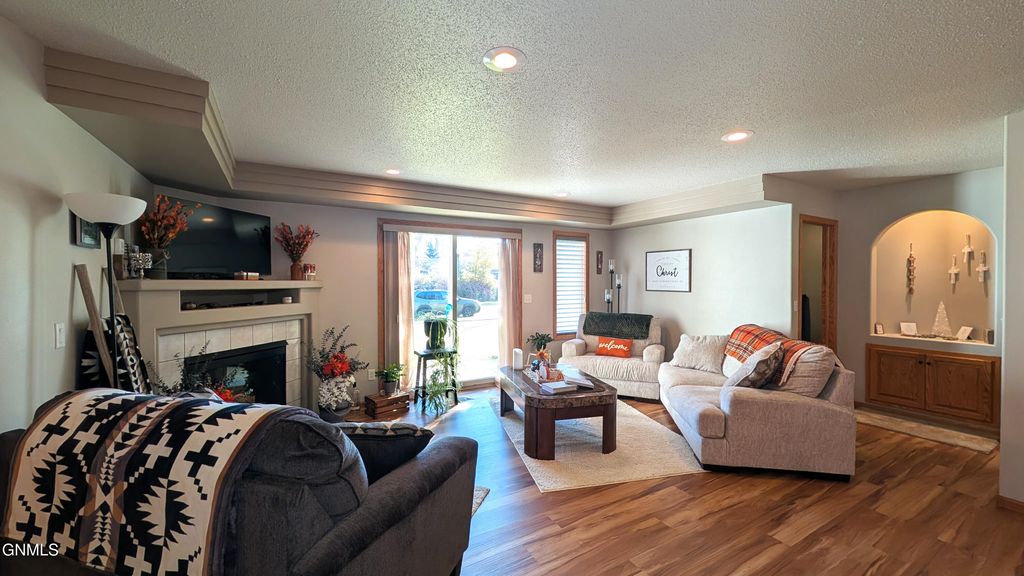 3025 Marina Road SE, Mandan, ND 58554 photo 4