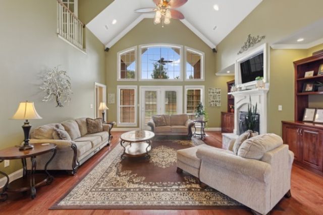 323 Ridgecrest Dr, Winchester, TN 37398