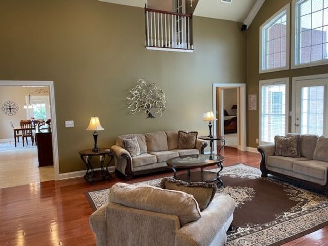 323 Ridgecrest Dr, Winchester, TN 37398