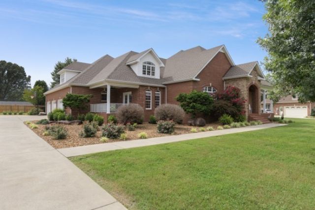 323 Ridgecrest Dr, Winchester, TN 37398