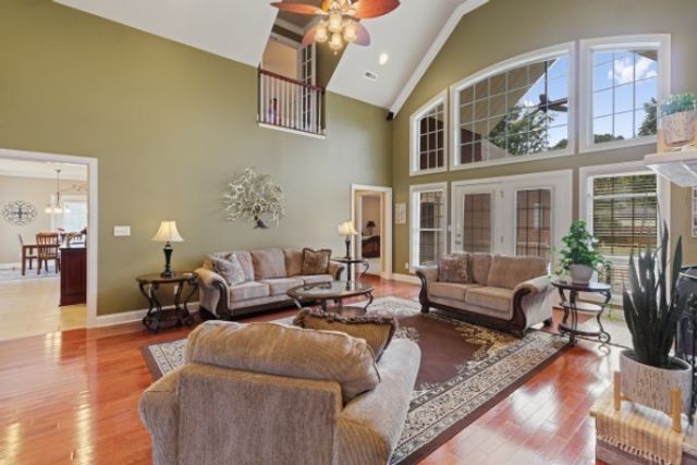 323 Ridgecrest Dr, Winchester, TN 37398