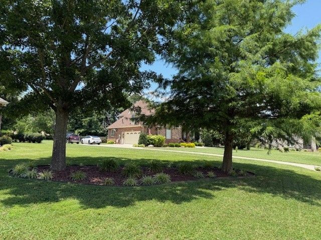 323 Ridgecrest Dr, Winchester, TN 37398