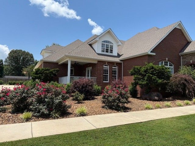 323 Ridgecrest Dr, Winchester, TN 37398