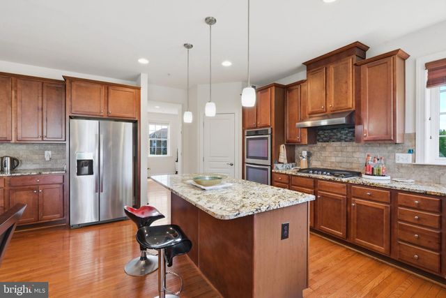 17511 TOBOGGAN LN, Rockville, MD 20855