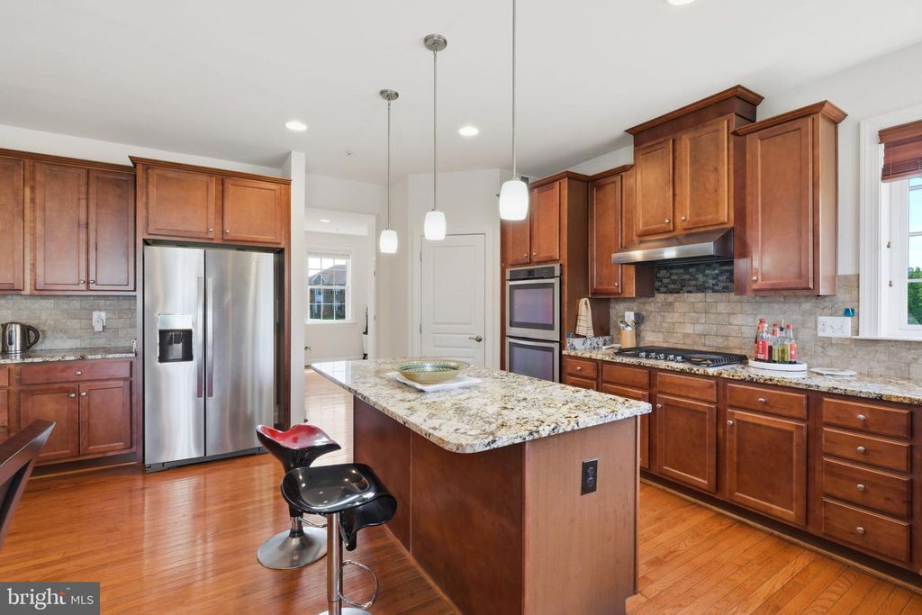 Image 11 of property listing at 17511 TOBOGGAN LN, Rockville, MD 20855