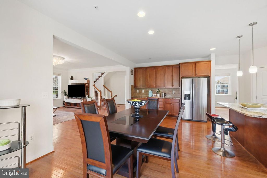 Image 14 of property listing at 17511 TOBOGGAN LN, Rockville, MD 20855