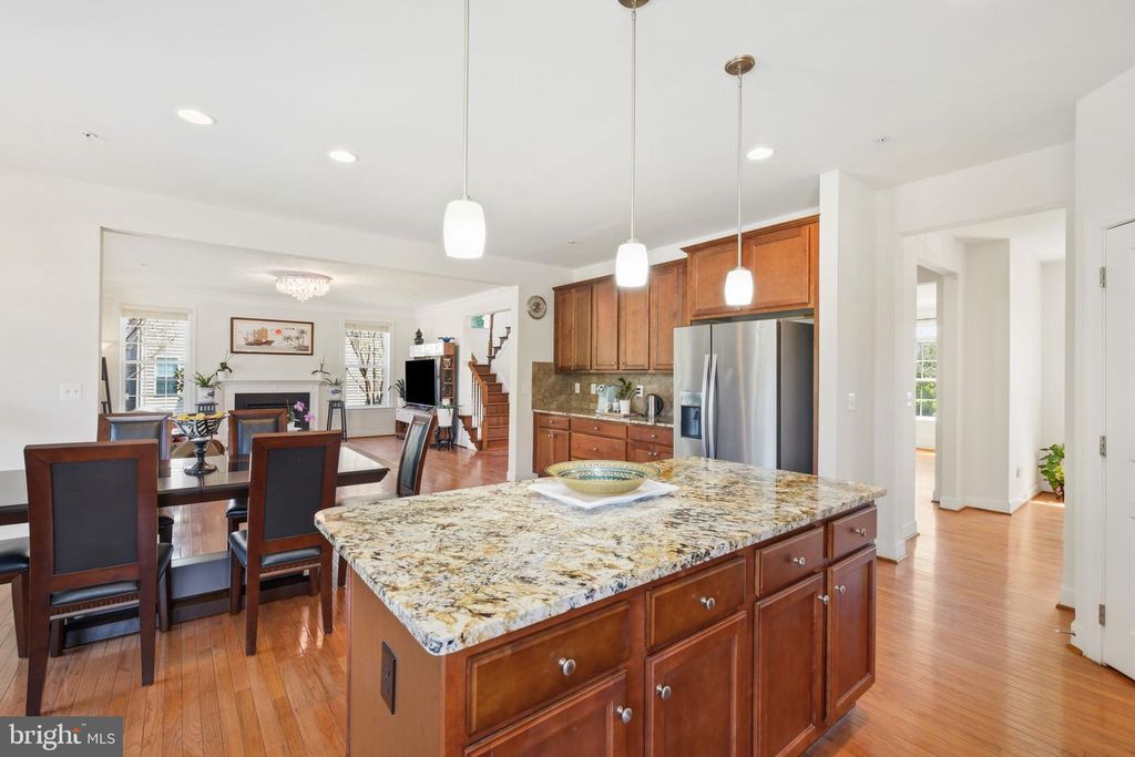 Image 15 of property listing at 17511 TOBOGGAN LN, Rockville, MD 20855