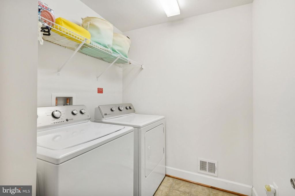 Image 34 of property listing at 17511 TOBOGGAN LN, Rockville, MD 20855