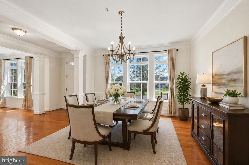 Image 7 of property listing at 17511 TOBOGGAN LN, Rockville, MD 20855