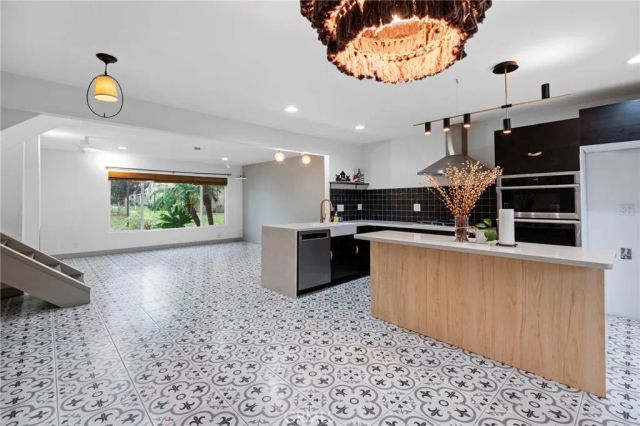 15928 Prell Court, Fountain Valley, CA 92708