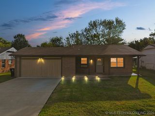 1213 S Maple Place, Broken Arrow, OK 74012