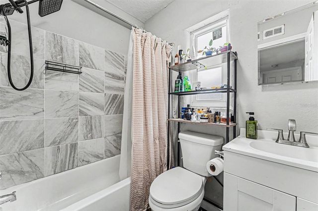 1024 GRANT AVENUE, Mount Dora, FL 32757