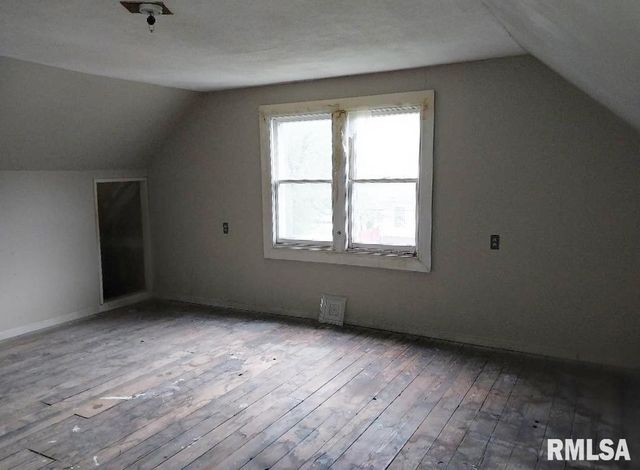 1605 W MARTIN Street, Peoria, IL 61605