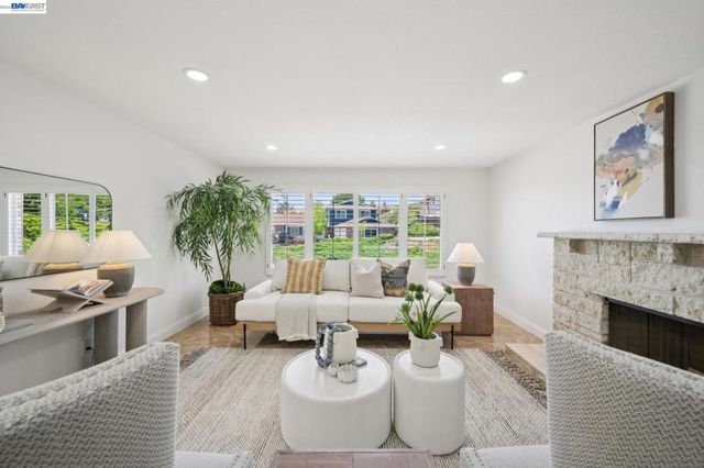 26918 Claiborne Ct, Hayward, CA 94542
