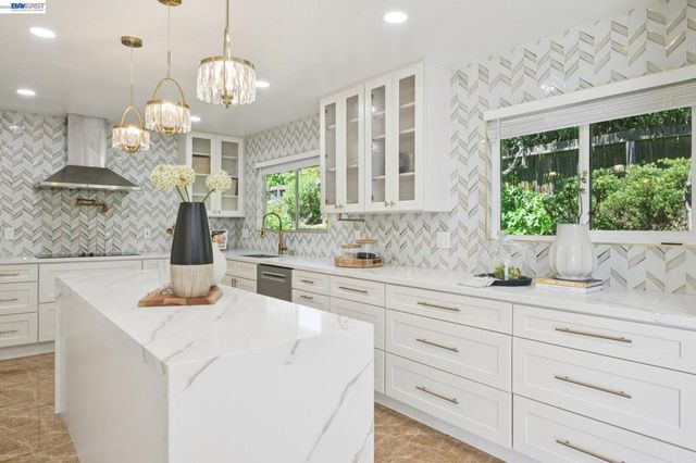 26918 Claiborne Ct, Hayward, CA 94542