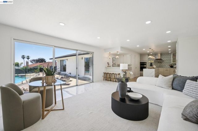 26918 Claiborne Ct, Hayward, CA 94542