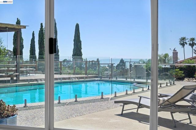 26918 Claiborne Ct, Hayward, CA 94542