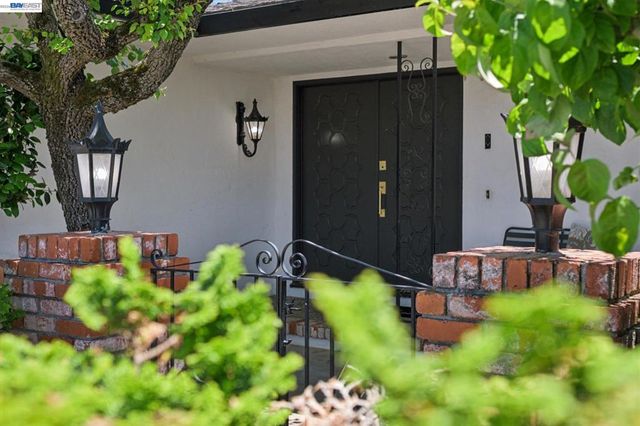 26918 Claiborne Ct, Hayward, CA 94542
